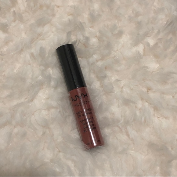 5 FOR $25! 💕 NYX Soft Matte Lip Cream Cannes - Picture 1 of 3